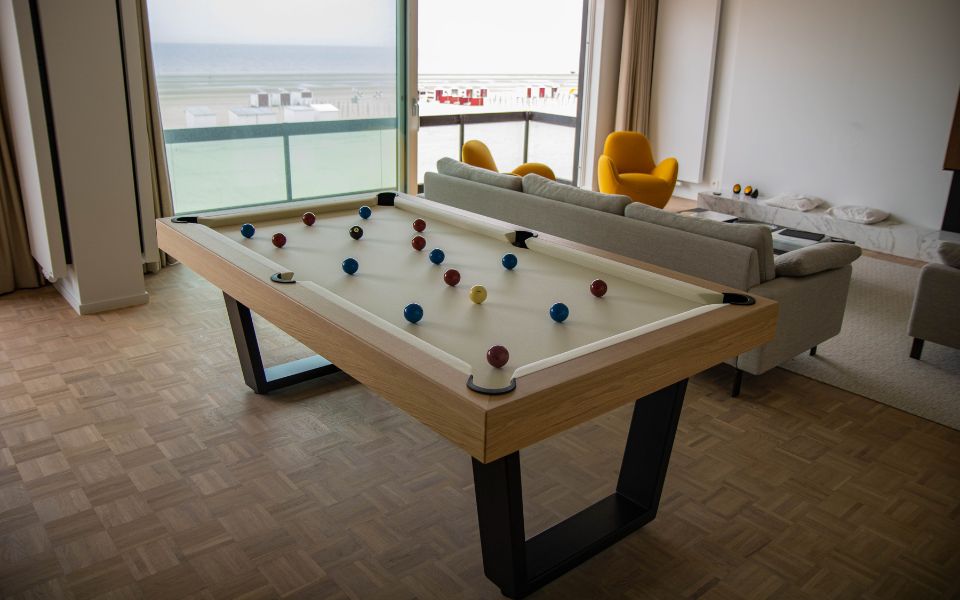 Billardtisch aus heller Eiche – Iron Billards Toulet