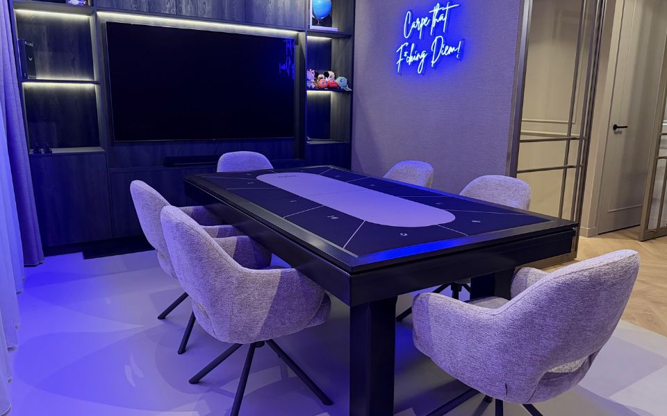 Tisch, der sich in einen personalisierbaren Pokertisch verwandeln lässt – Broadway – Toulet